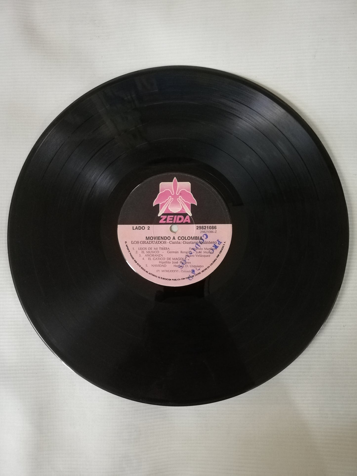 LP LOS GRADUADOS - CANTA: GUSTAVO QUINTERO - MOVIENDO A COLOMBIA