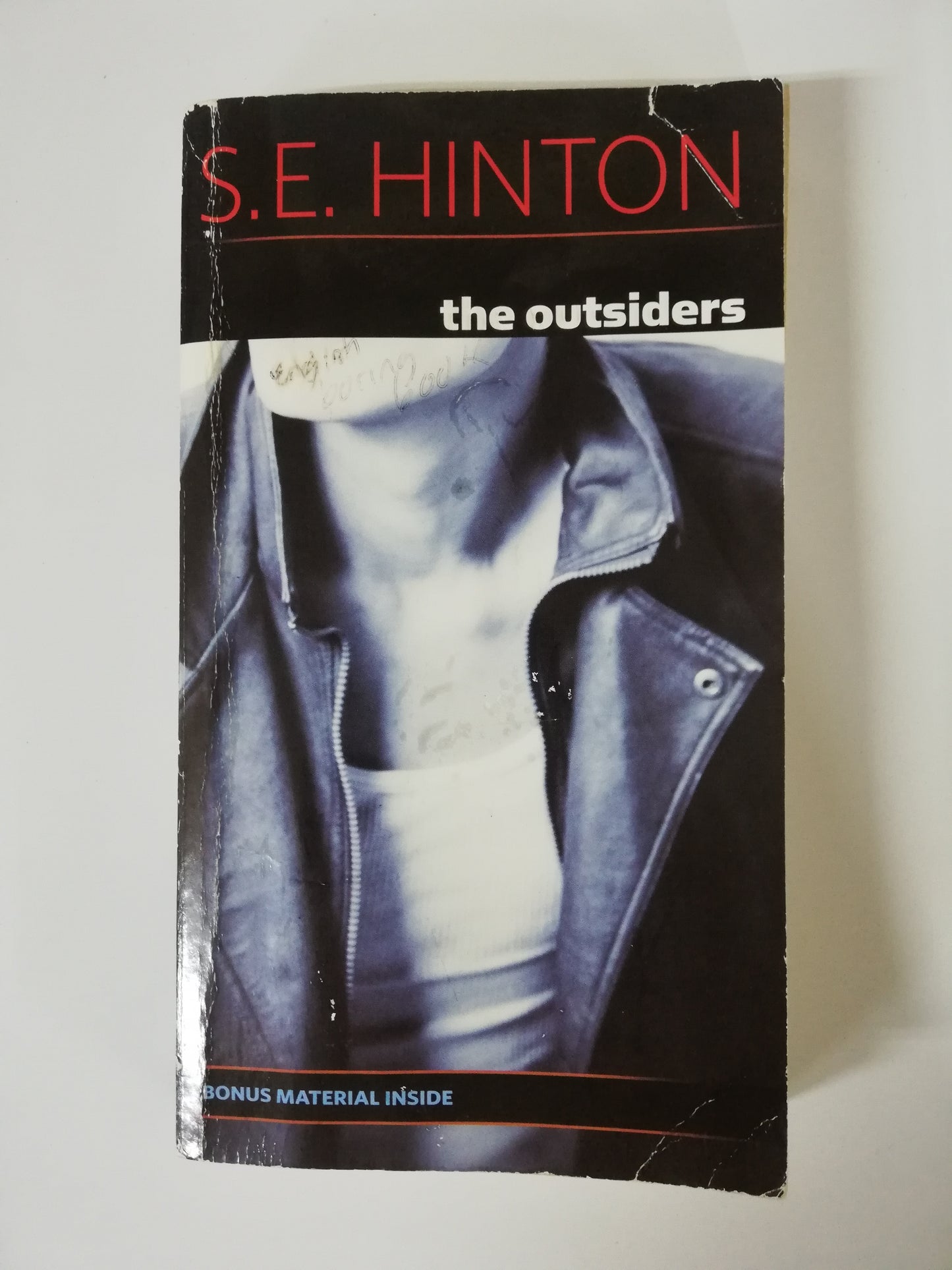 THE OUTSIDERS - S. E. HINTON