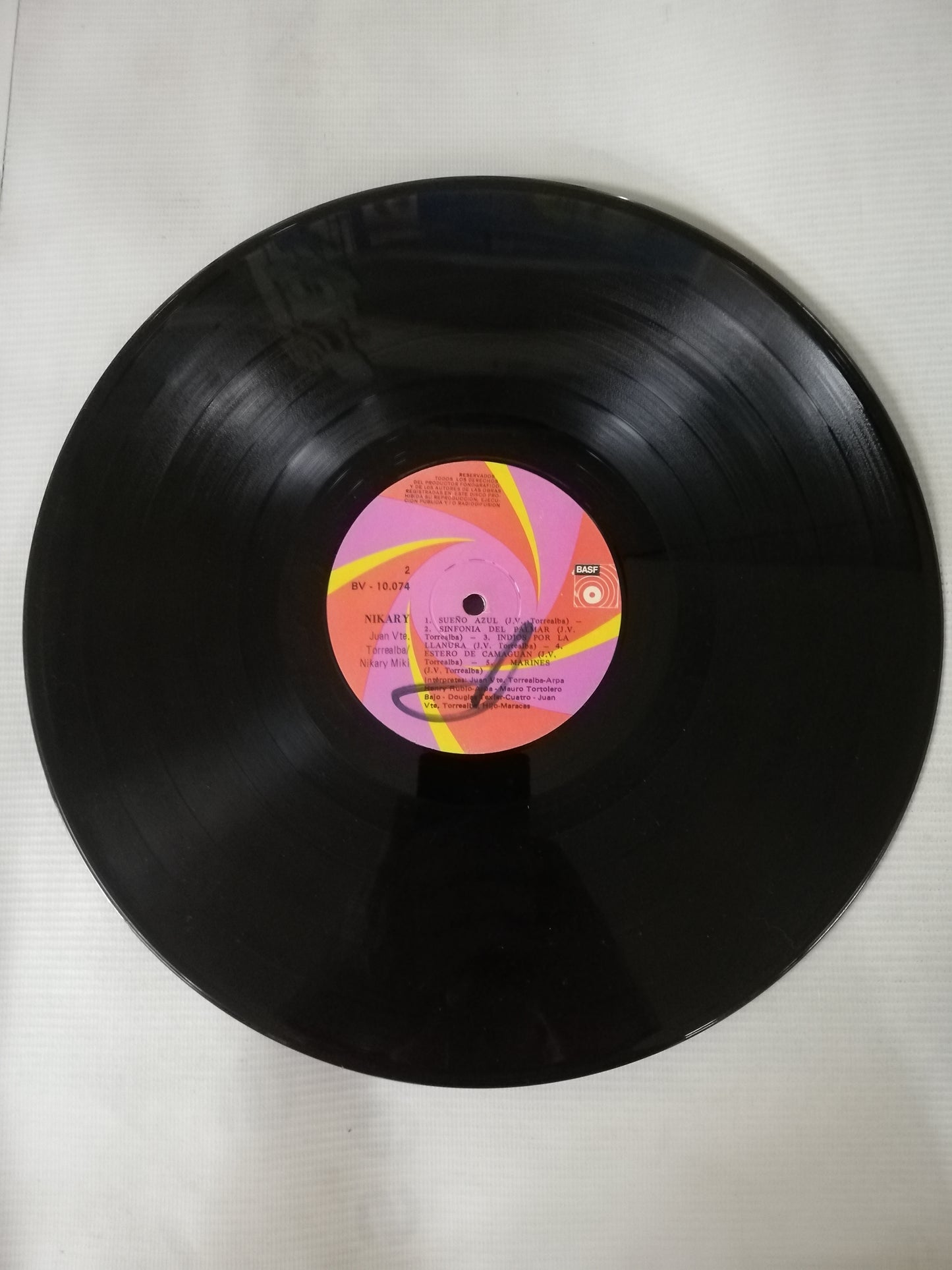 LP NIKARY CON JUAN VICENTE TORREALBA - NIKARY
