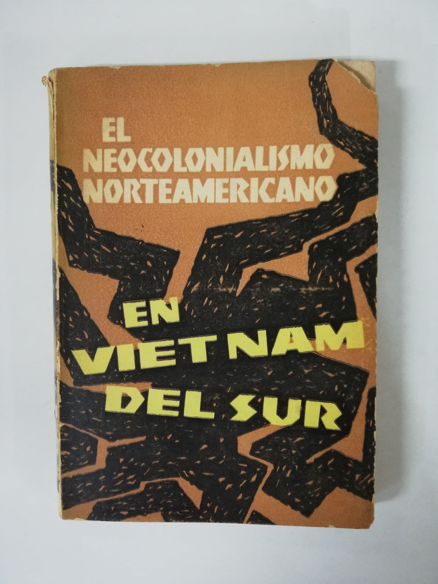 EL NEOCOLONIALISMO NORTEAMERICANO EN VIETNAM DEL SUR - HUONG NAM