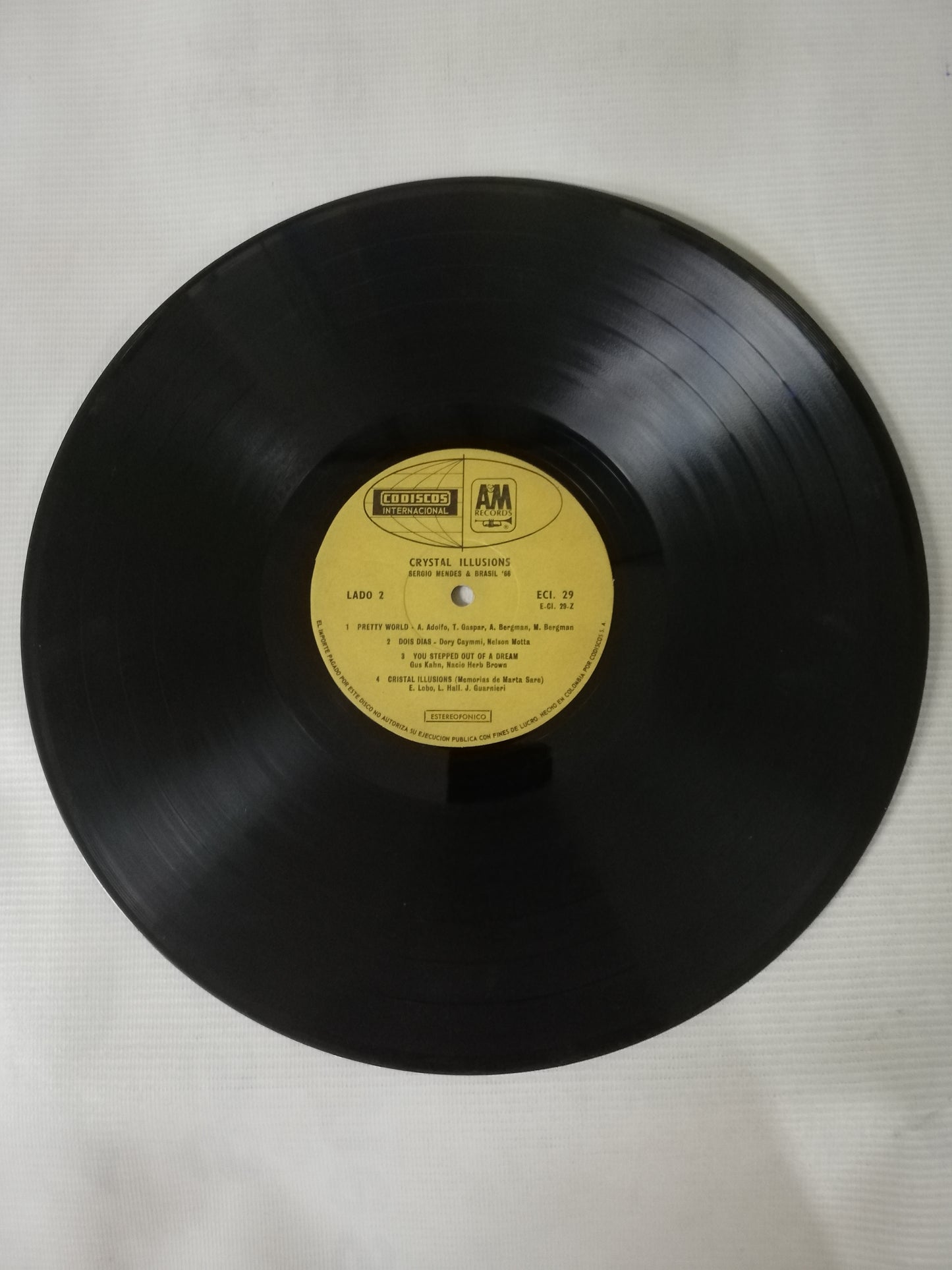 LP SERGIO MENDES & BRASIL ´66 - CRYSTAL ILLUSIONS
