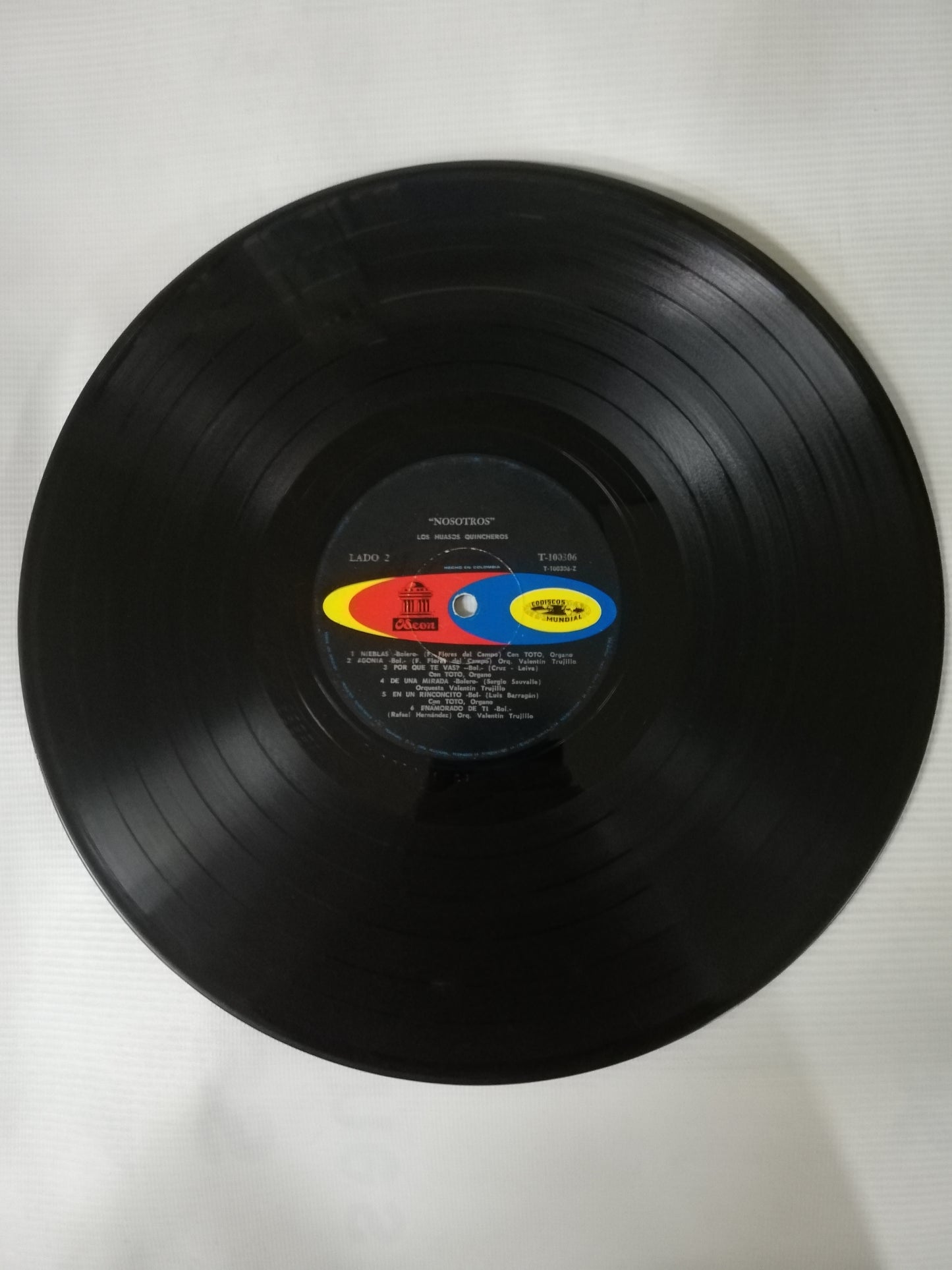 LP LOS HUASOS QUINCHEROS CON VALENTIN TRUJILLO Y SU ORQUESTA - NOSOTROS