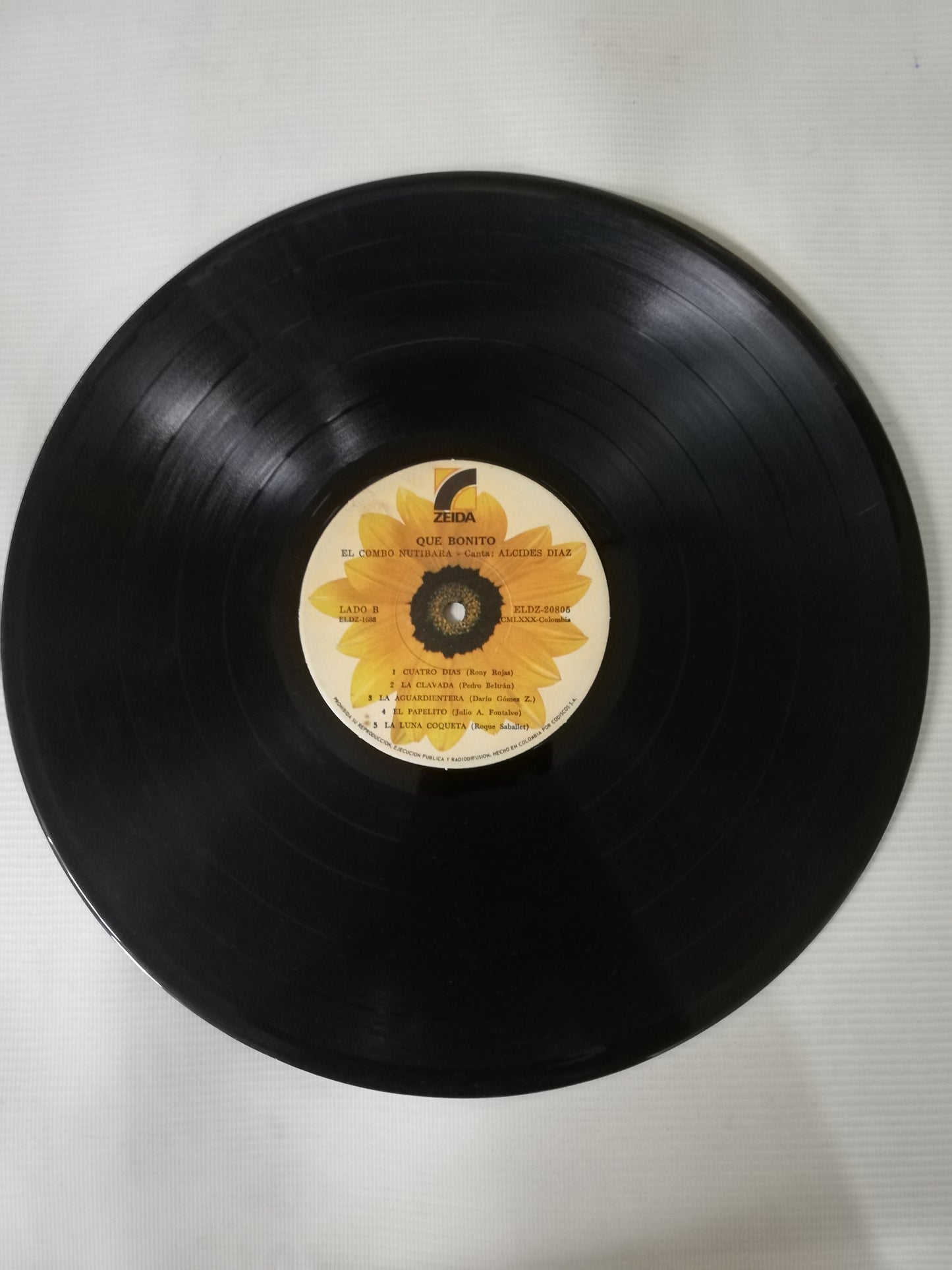 LP EL COMBO NUTIBARA - QUE BONITO - CANTA: ALCIDES DIAZ
