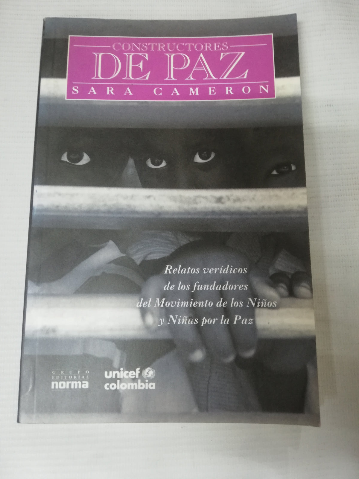 CONSTRUCTORES DE PAZ - SARA CAMERON