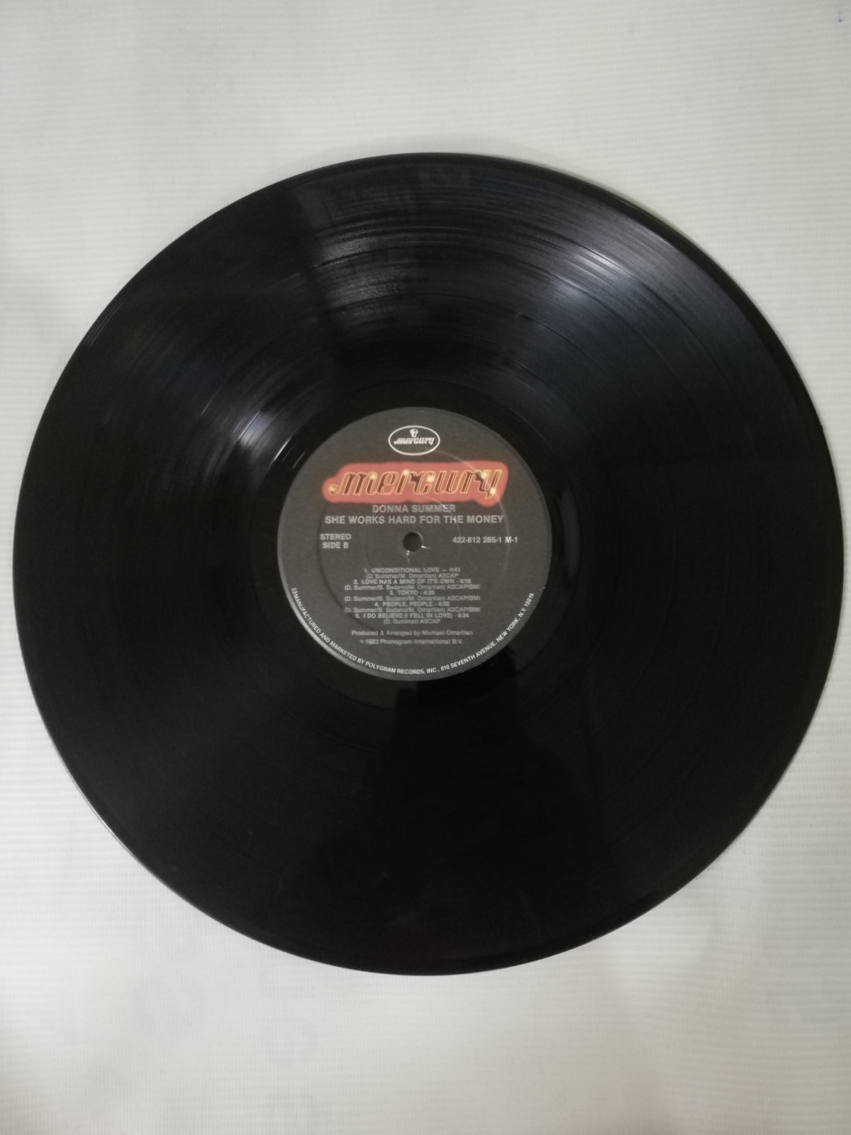 LP DONNA SUMMER - SHE WORKS HARD FOR MONEY