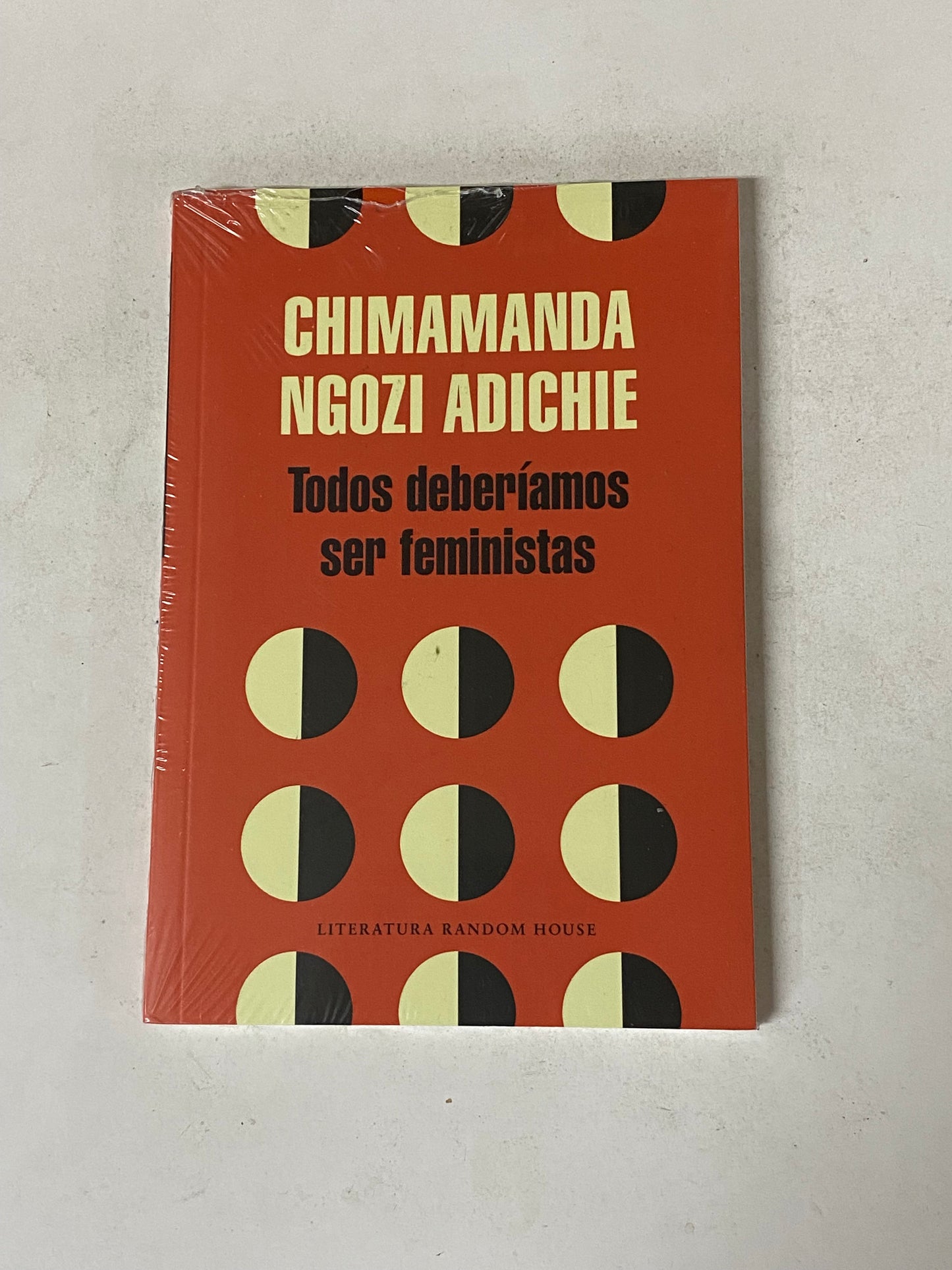 TODOS DEBERIAMOS SER FEMINISTAS- CHIMAMANDA NGOZI ADICHIE