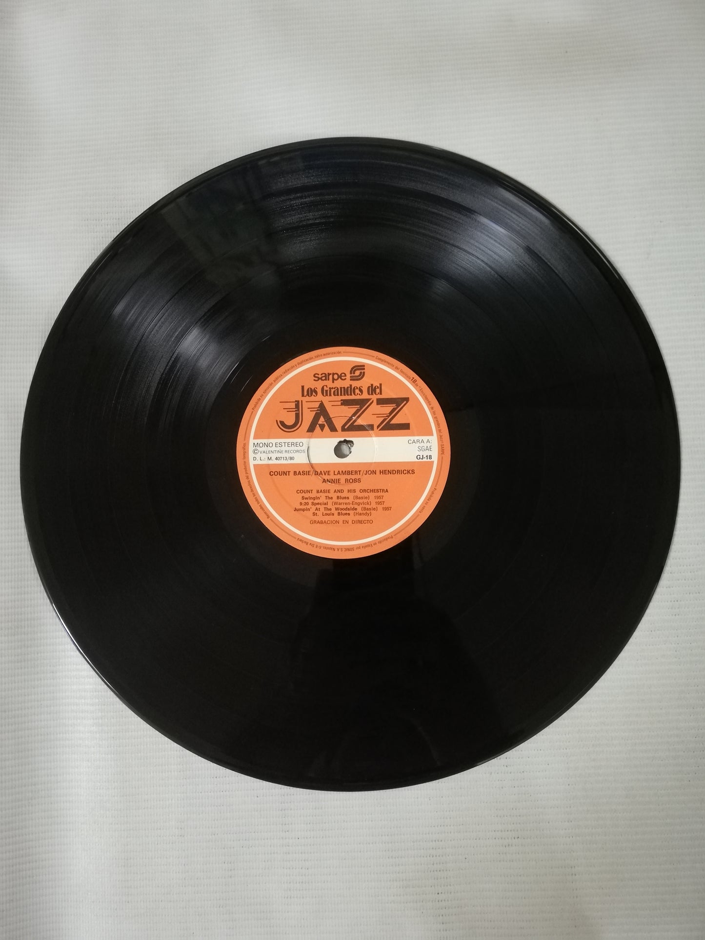 LP COUNT BASIE / DAVE LAMBERT / JOHN HENDRICKS / ANNIE ROSS - LOS GRANDES DEL JAZZ VOL. 18