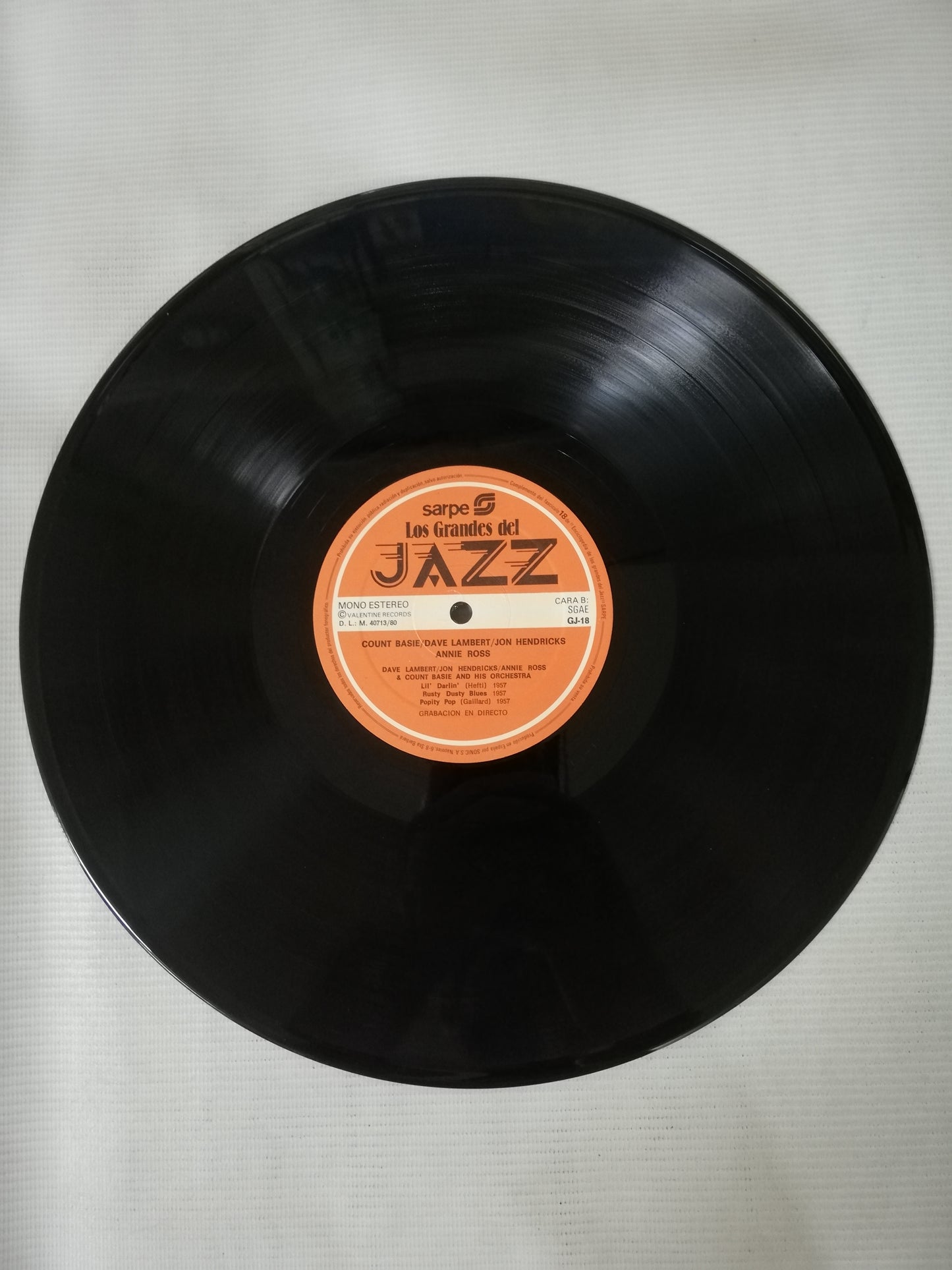 LP COUNT BASIE / DAVE LAMBERT / JOHN HENDRICKS / ANNIE ROSS - LOS GRANDES DEL JAZZ VOL. 18