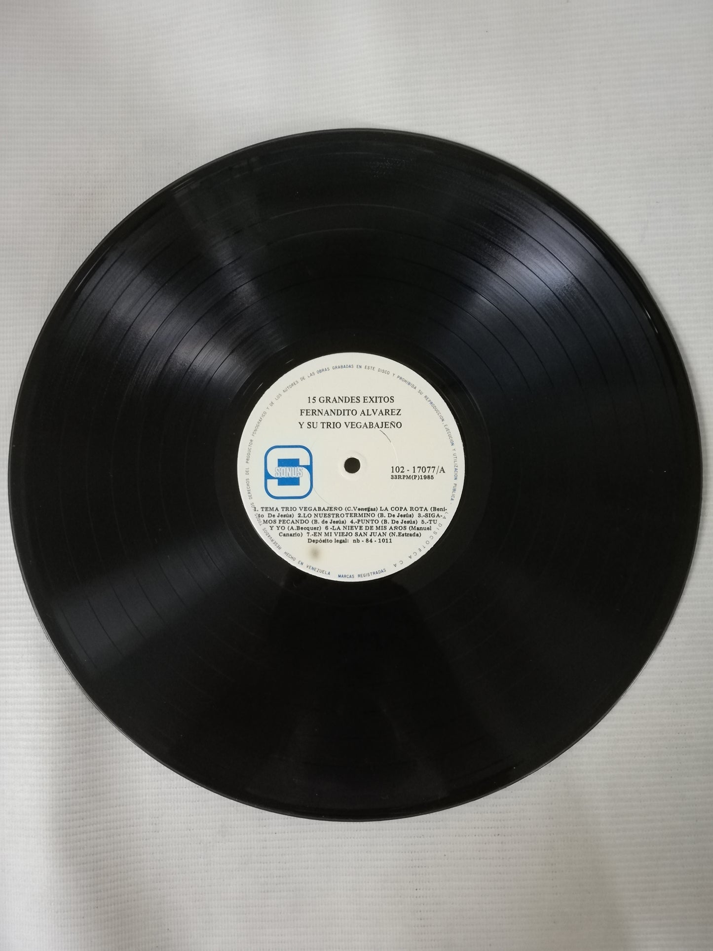 LP FERNANDITO ALVAREZ Y SU TRIO VEGABAJEÑO - 15 GRANDES EXITOS