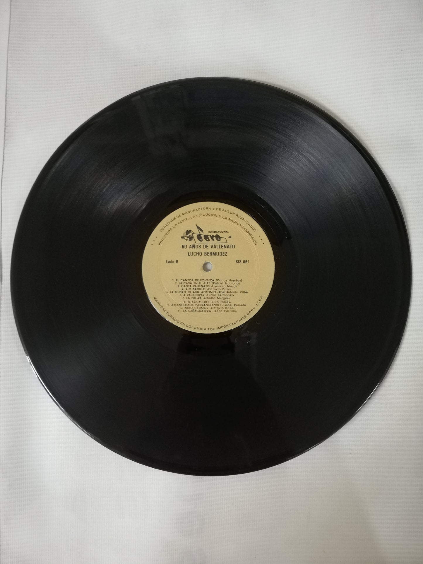 LP LUCHO BERNUDEZ Y SU ORQUESTA - 50 AÑOS DE VALLENATOS