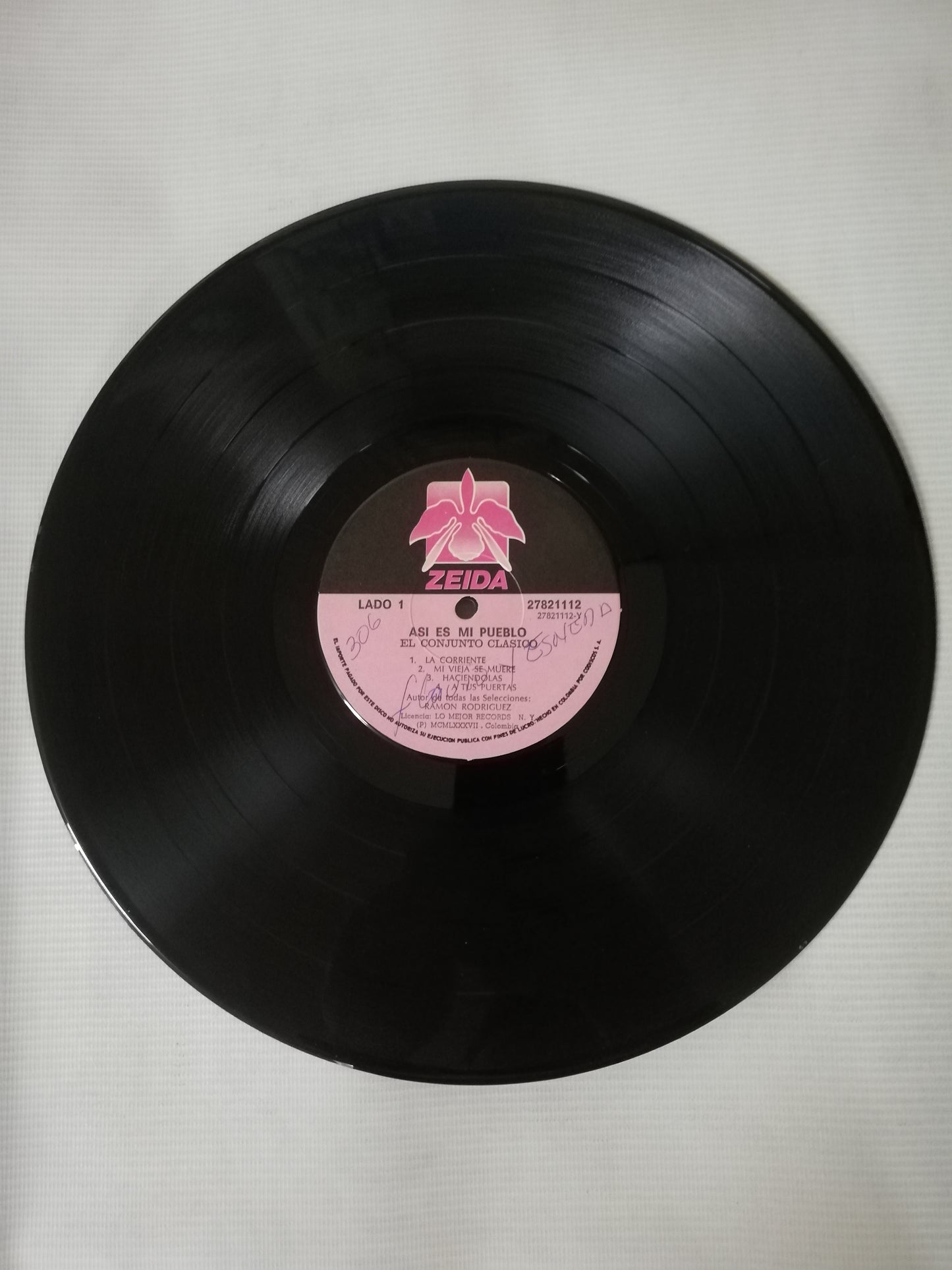 LP CONJUNTO CLASICO - CANTA: TITO NIEVES - ASI ES MI PUEBLO
