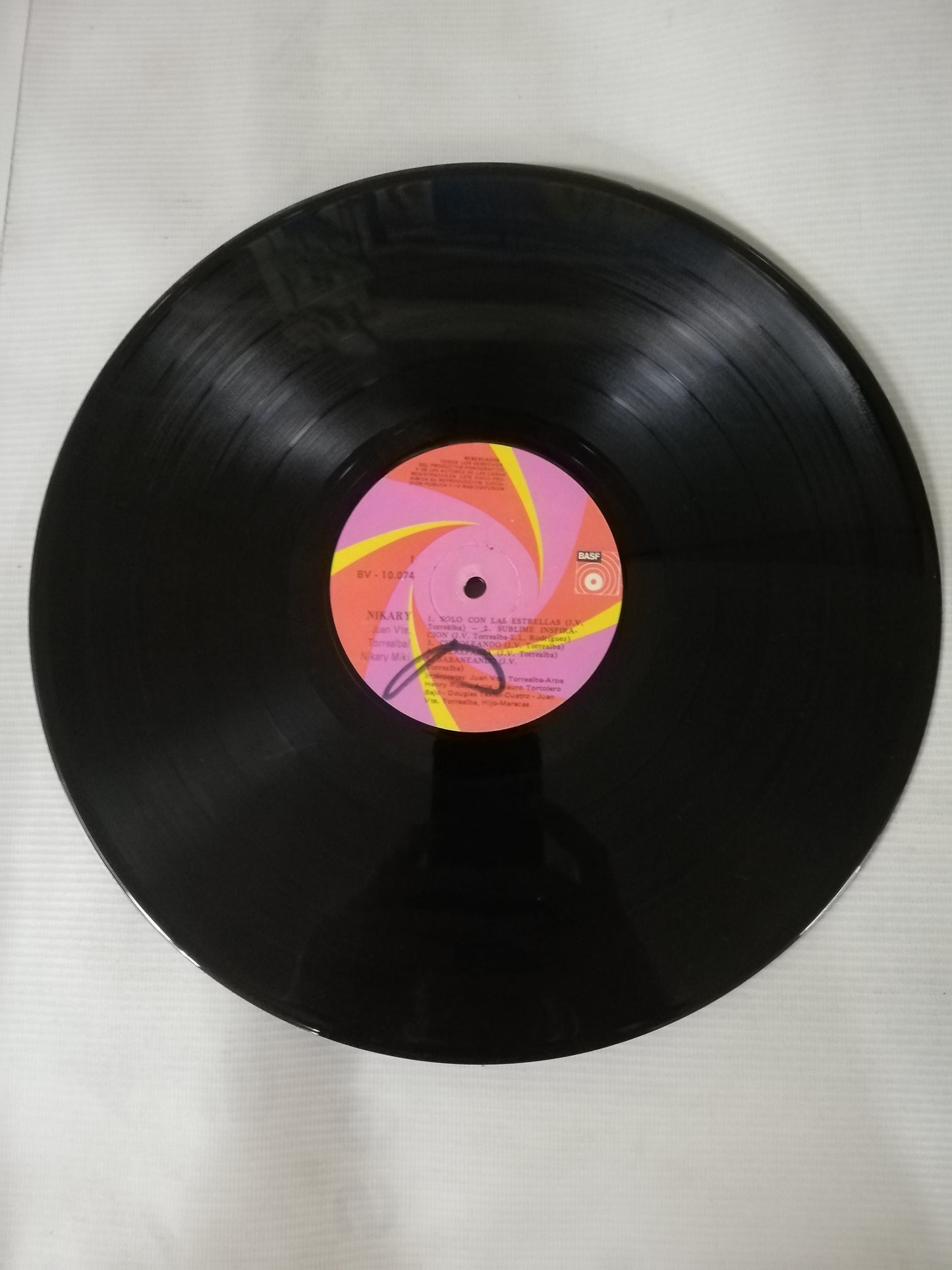 LP NIKARY CON JUAN VICENTE TORREALBA - NIKARY