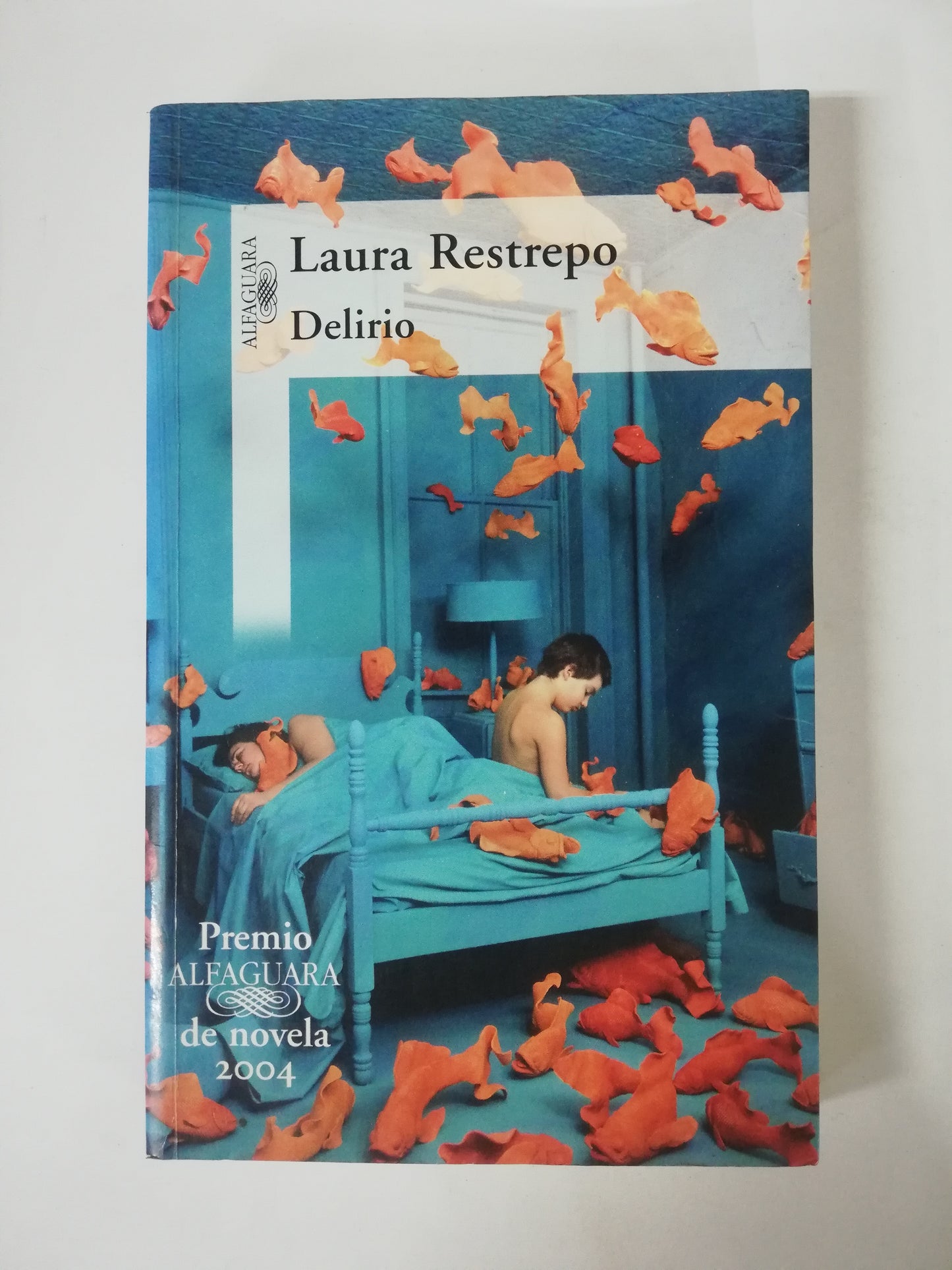 DELIRIO - LAURA RESTREPO