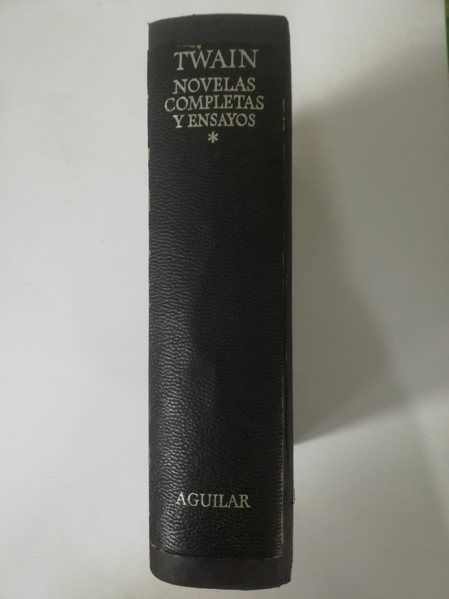 NOVELAS COMPLETAS Y ENSAYOS - MARK TWAIN - 2 TOMOS
