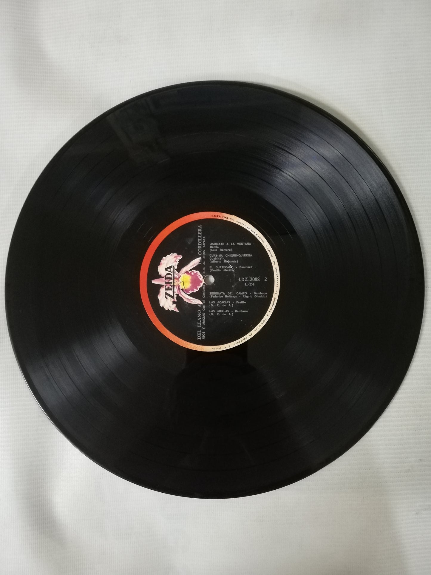 LP RIOS Y MACIAS CON EL CONJUNTO TIPICO DE JESUS ZAPATA - DEL LLANO A LA CORDILLERA