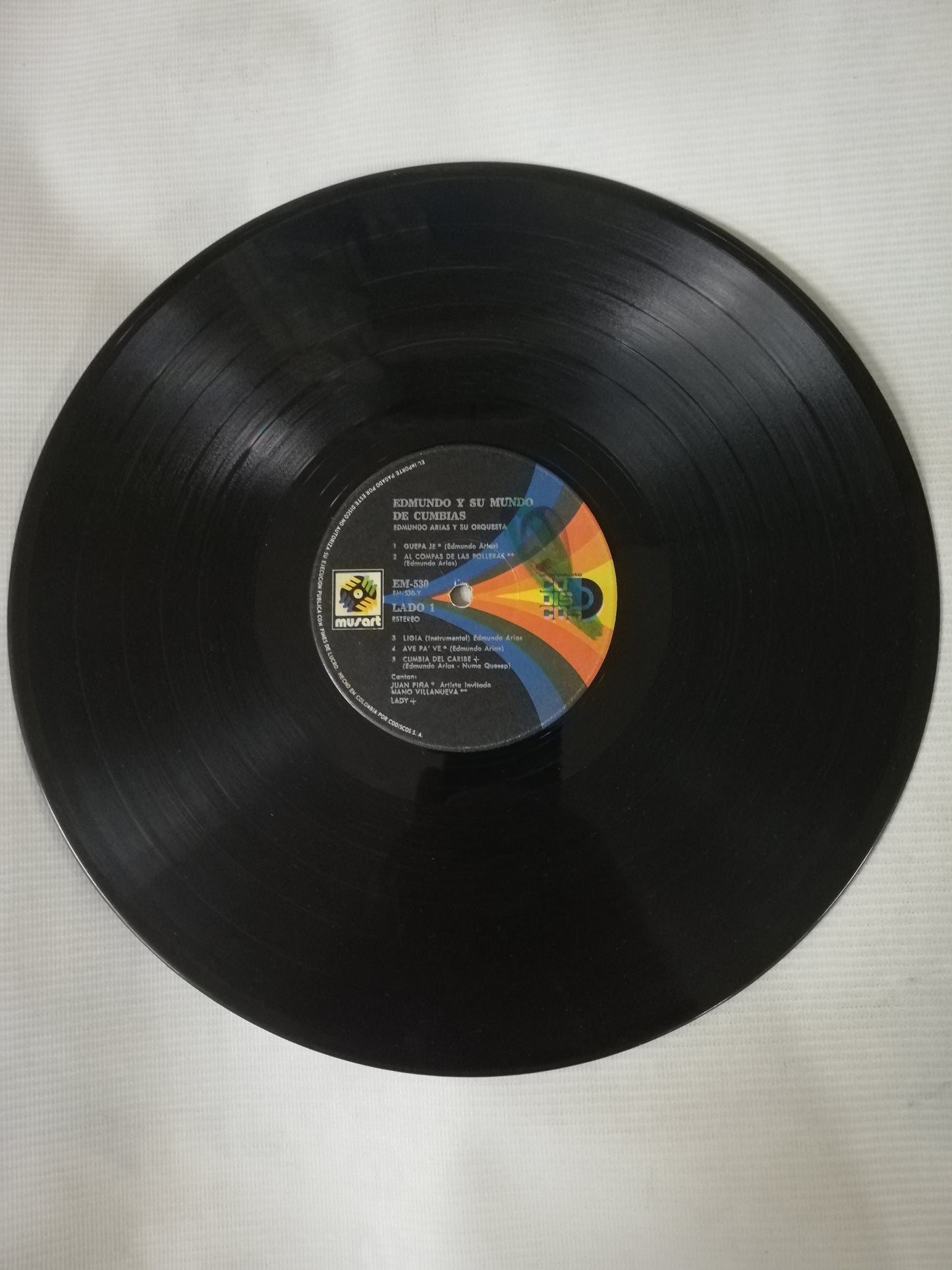 LP EDMUNDO ARIAS Y SU ORQUESTA - EDMUNDO Y SU MUNDO DE CUMBIAS