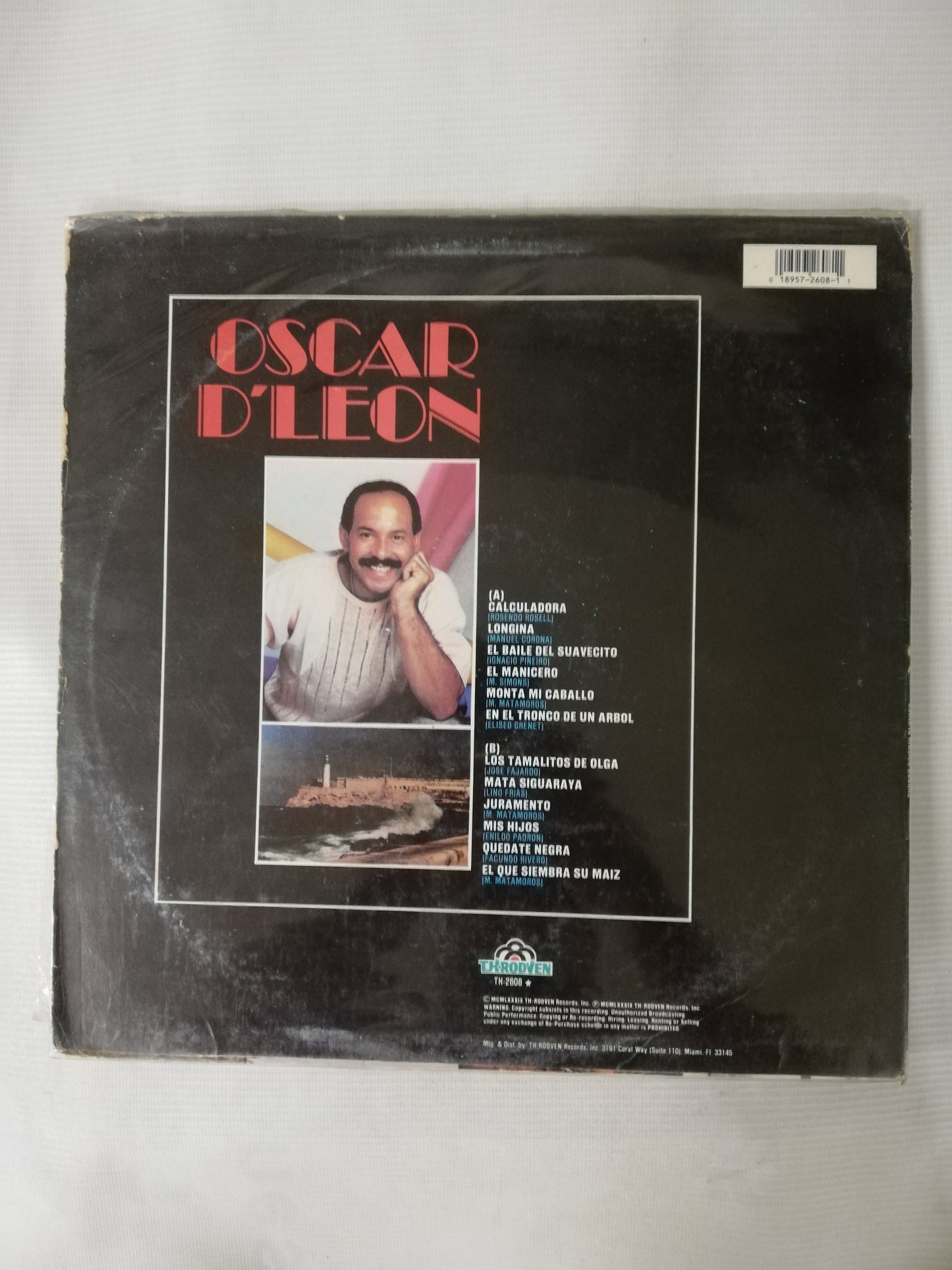 LP OSCAR DE LEÓN - CANTA LA MÚSICA CUBANA