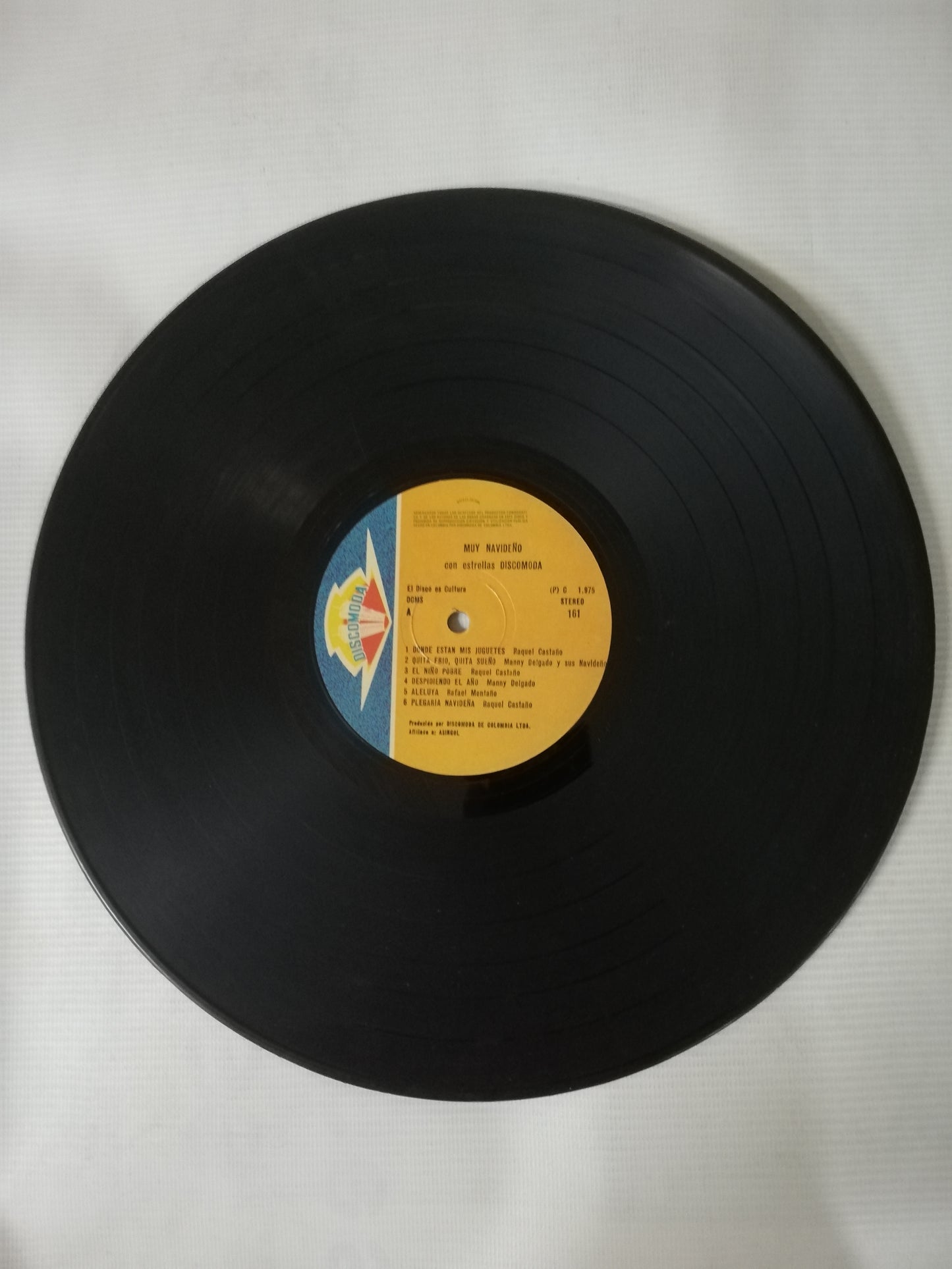 LP MUY NAVIDEÑO CON ESTRELLAS DISCOMODA
