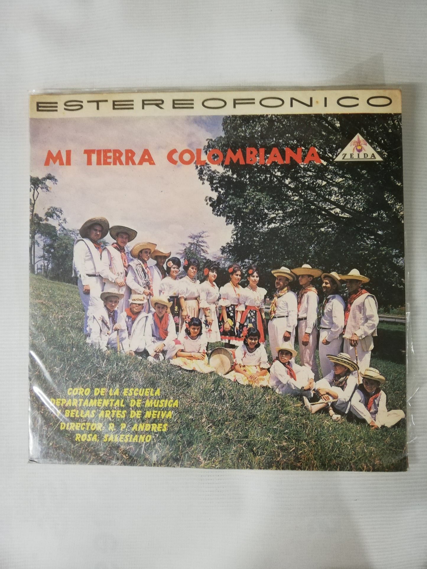 LP CORO DE LA ESCUELA DEPARTAMENTAL DE MÚSICA Y BELLAS ARTES DE NEIVA - MI TIERRA COLOMBIANA