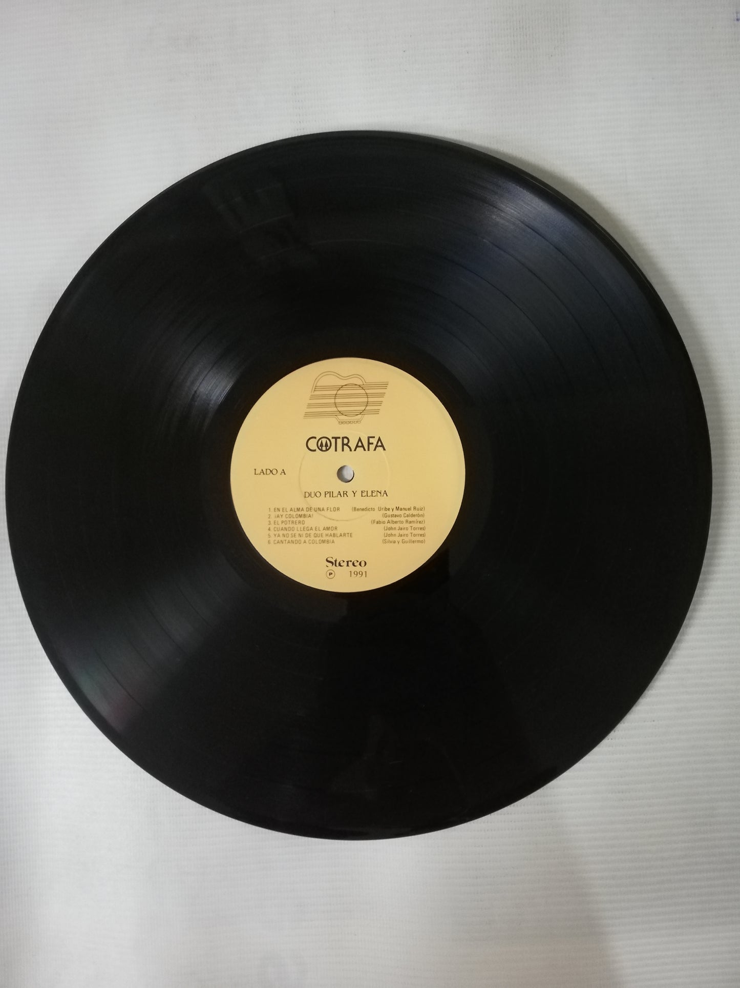 LP DUO PILAR Y ELENA CON EL OCTETO INSTRUMENTAL DEE COLOMBIA - EN EL ALMA DE UNA FLOR