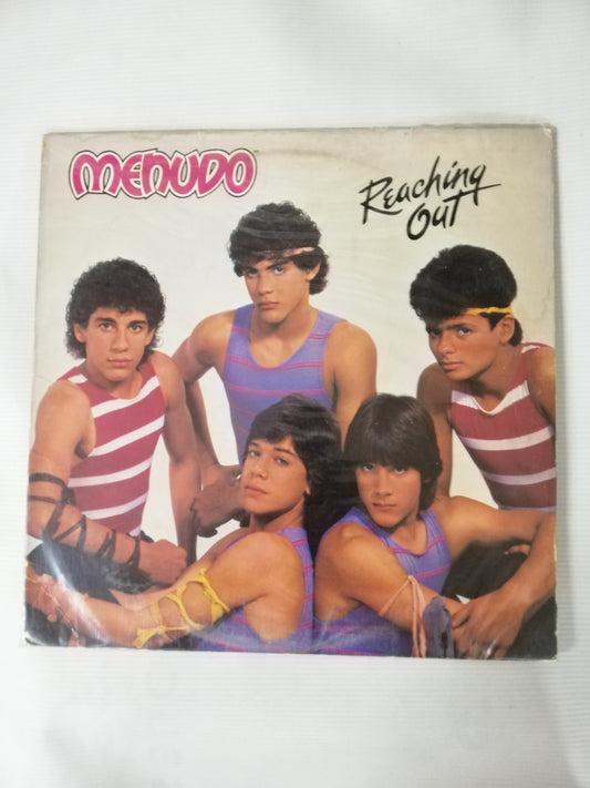 LP MENUDO - REACHING OUT