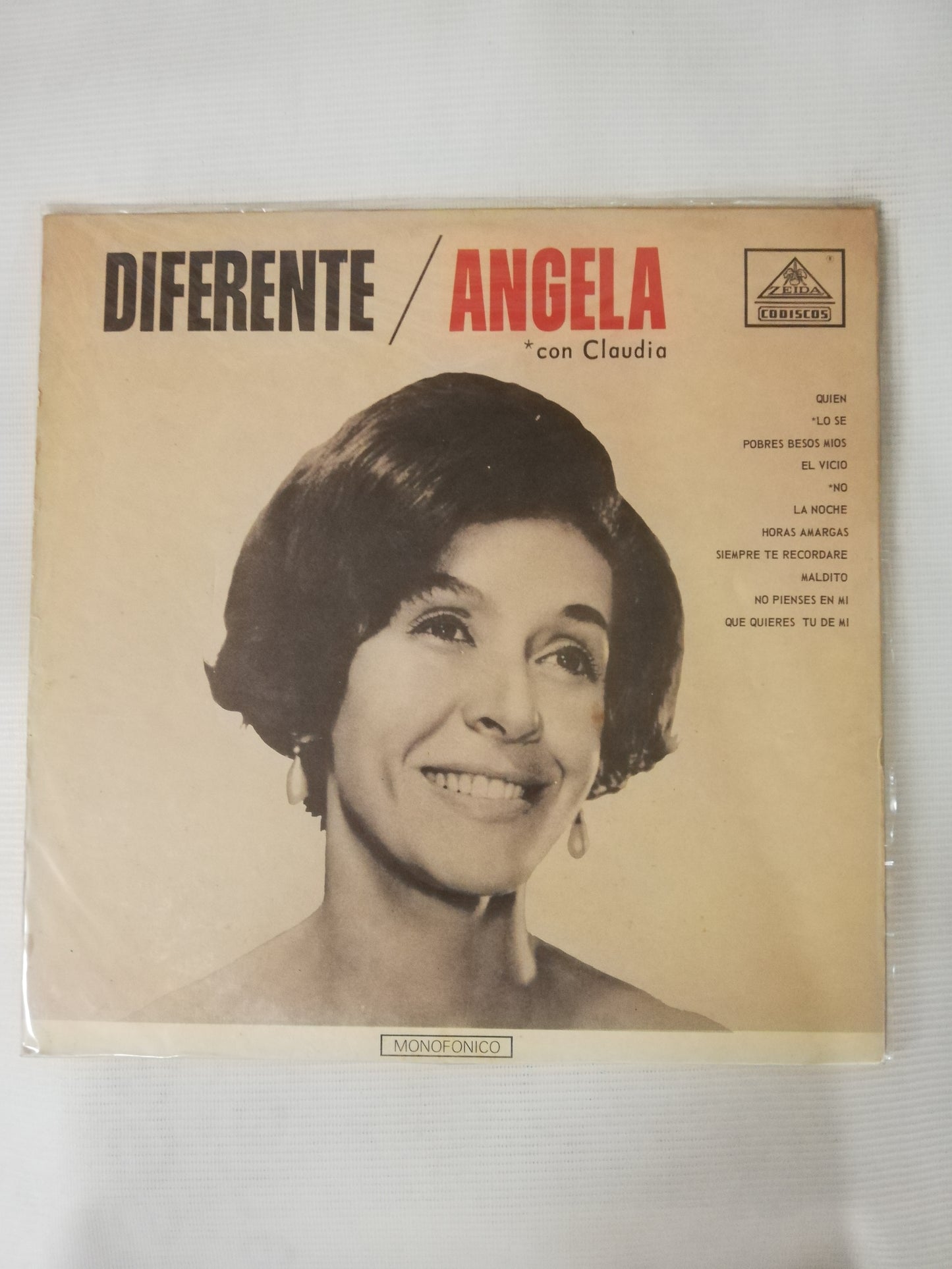 LP ANGELA CON CLAUDIA - DIFERENTE