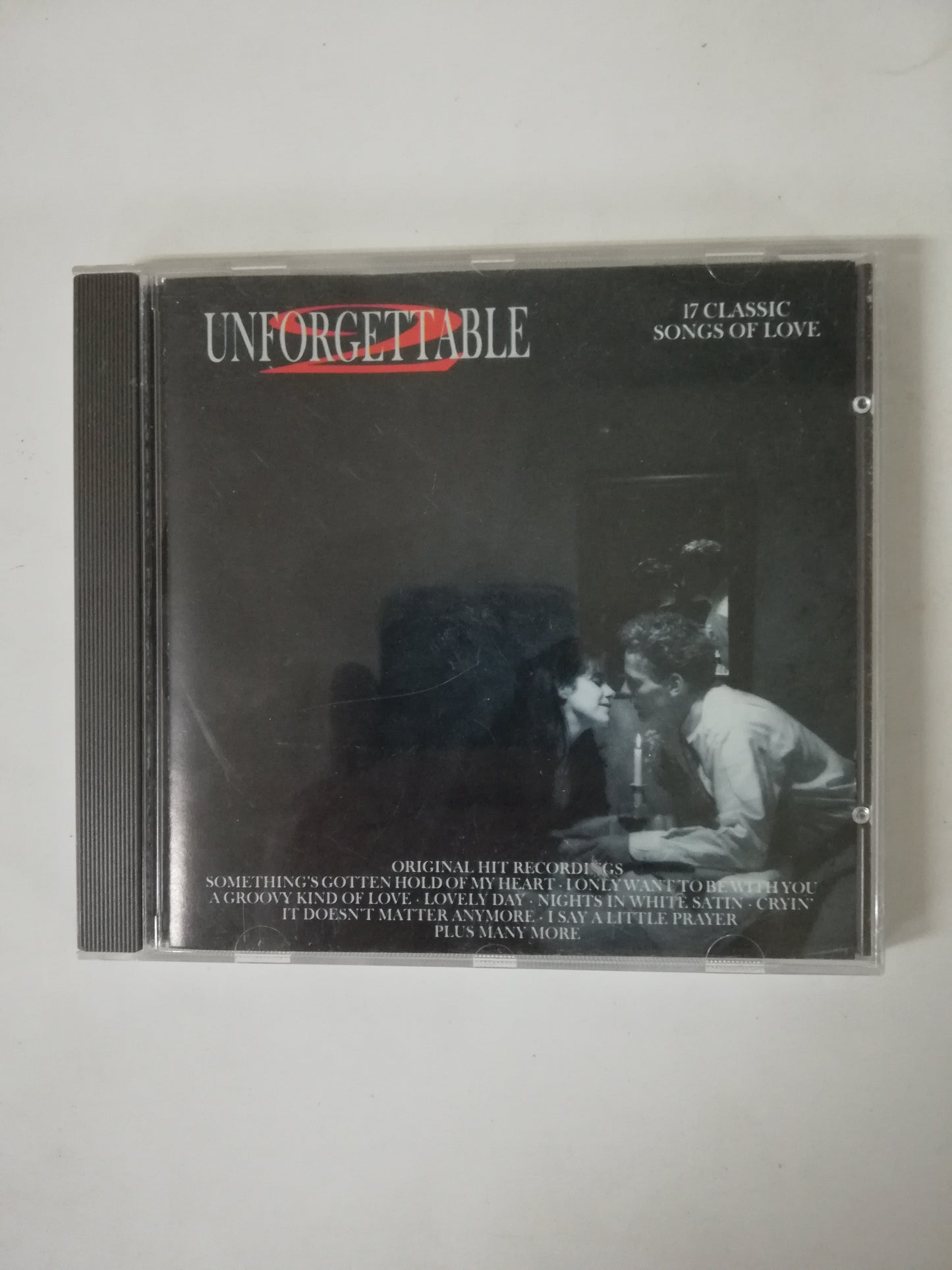 CD UNFORGETTABLE - 17 CLASSIC SONG OF LOVE