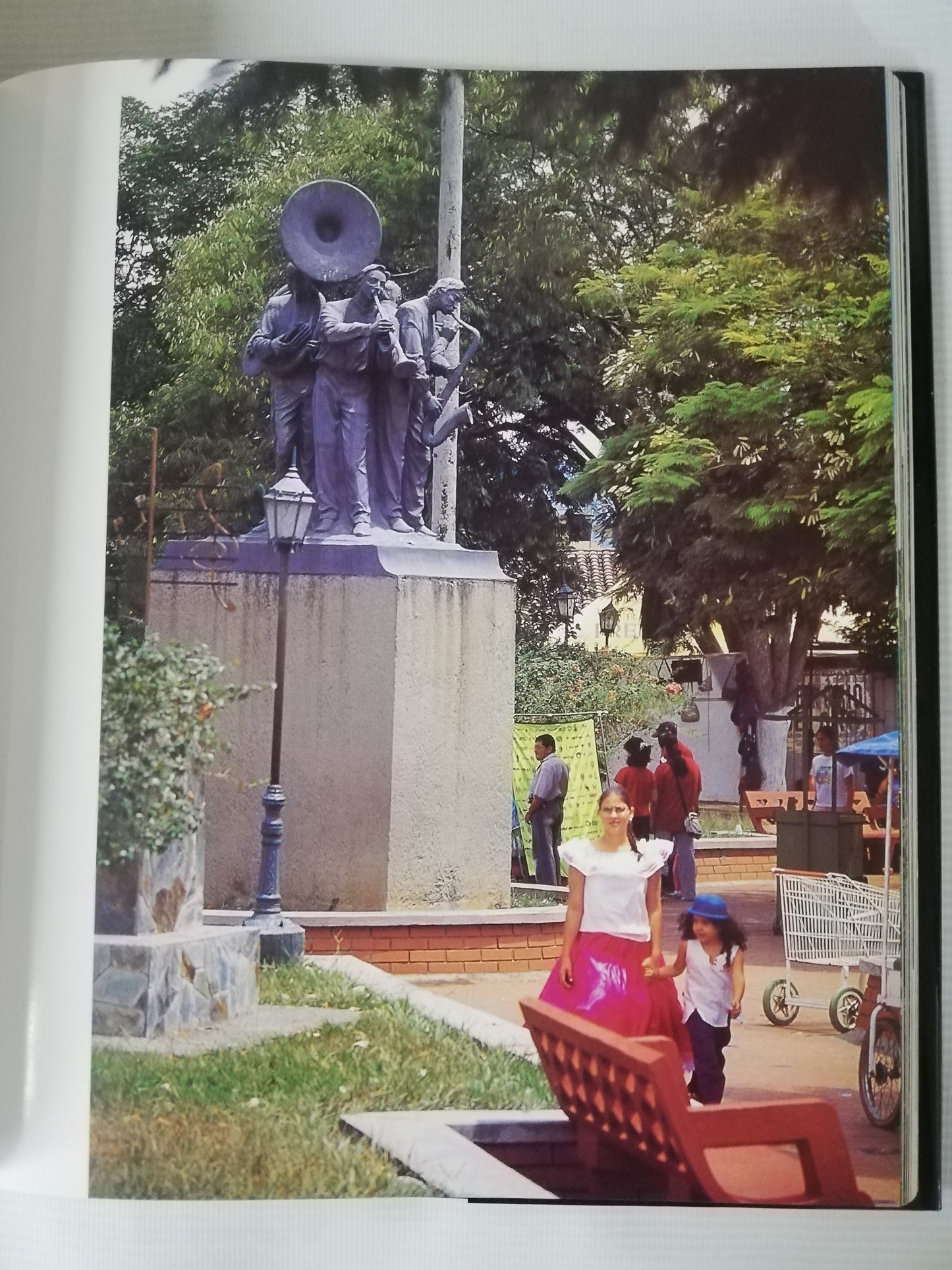 ASÍ ES EL VALLE DEL CAUCA - THIS IS EL VALLE DEL CAUCA