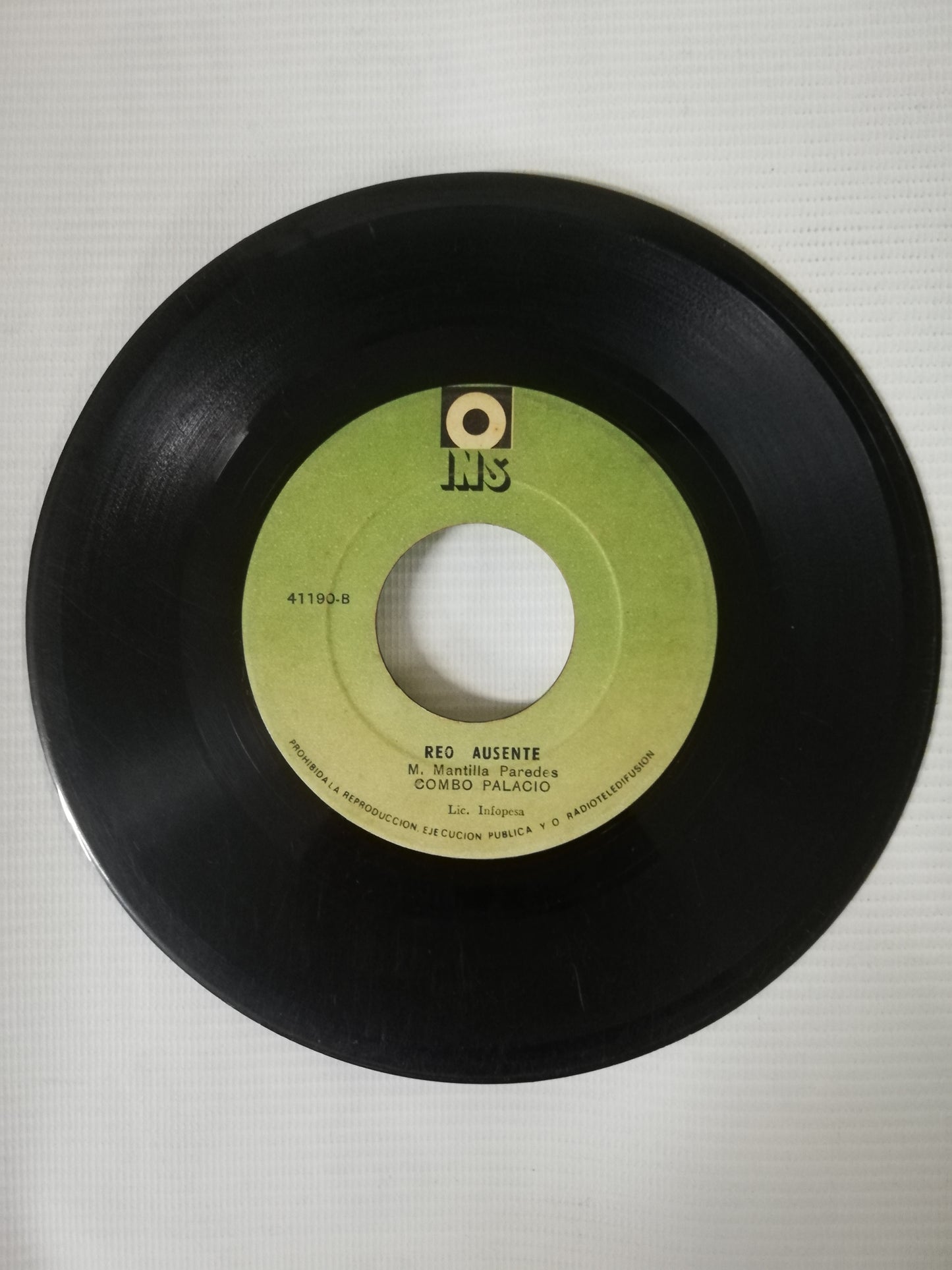 VINILO COMBO PALACIO - PRIMER AMOR / REO AUSENTE