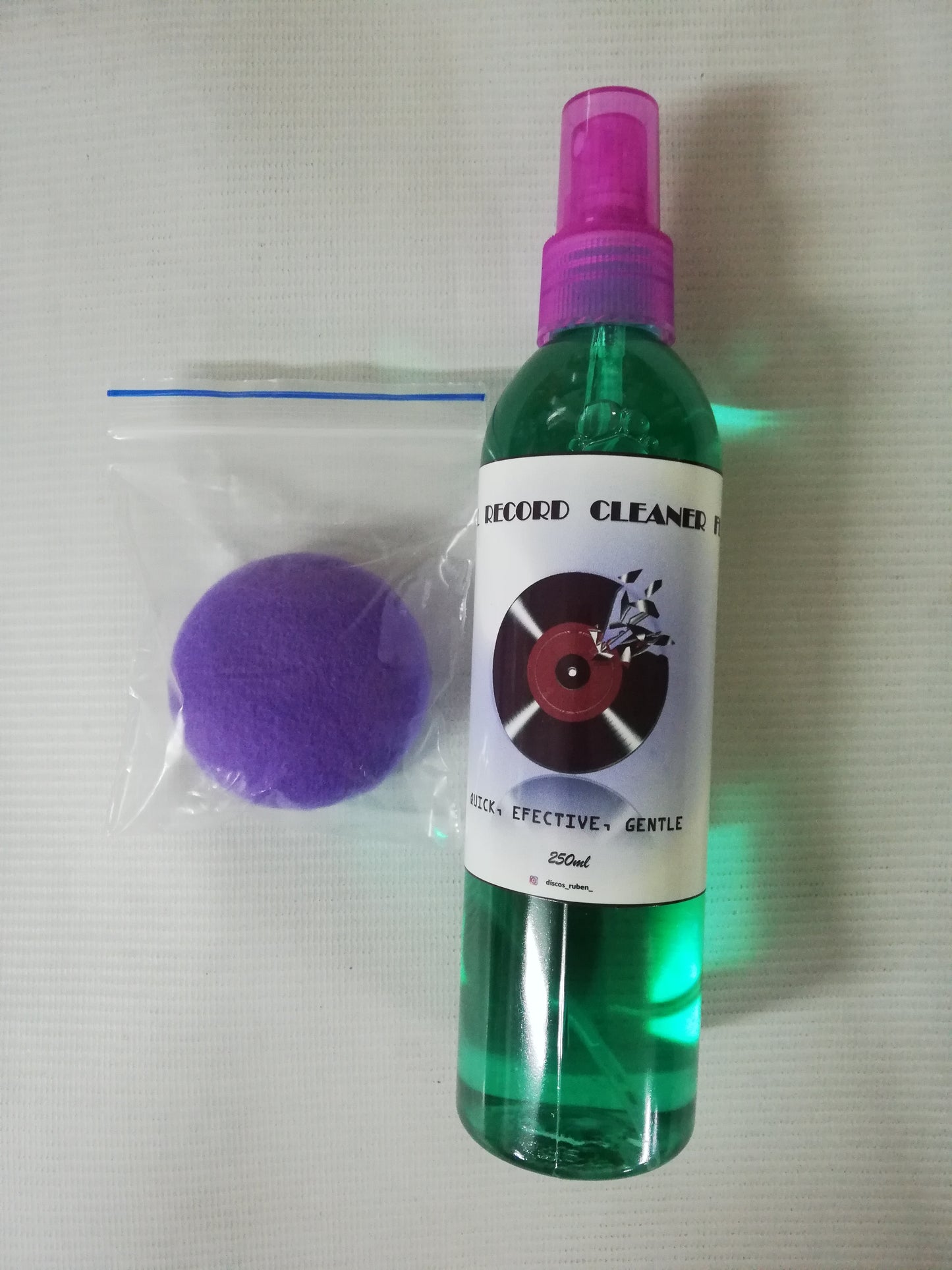 KIT DE LIMPIEZA PARA VINILOS: LÍQUIDO LIMPIADISCOS + ALMOHADILLA
