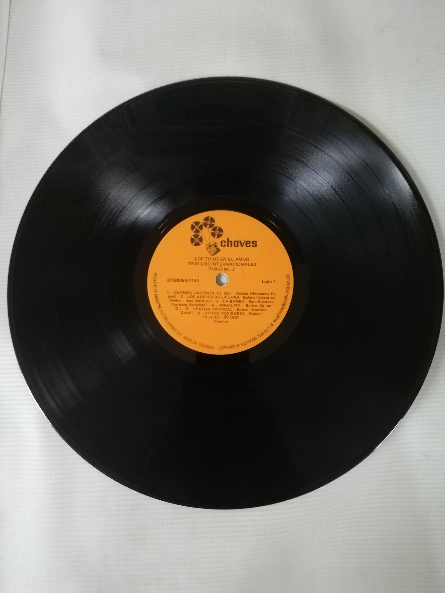 LP LOS TRIOS EN EL AMOR - VARIOS INTÉRPRETES - VINYL X 3