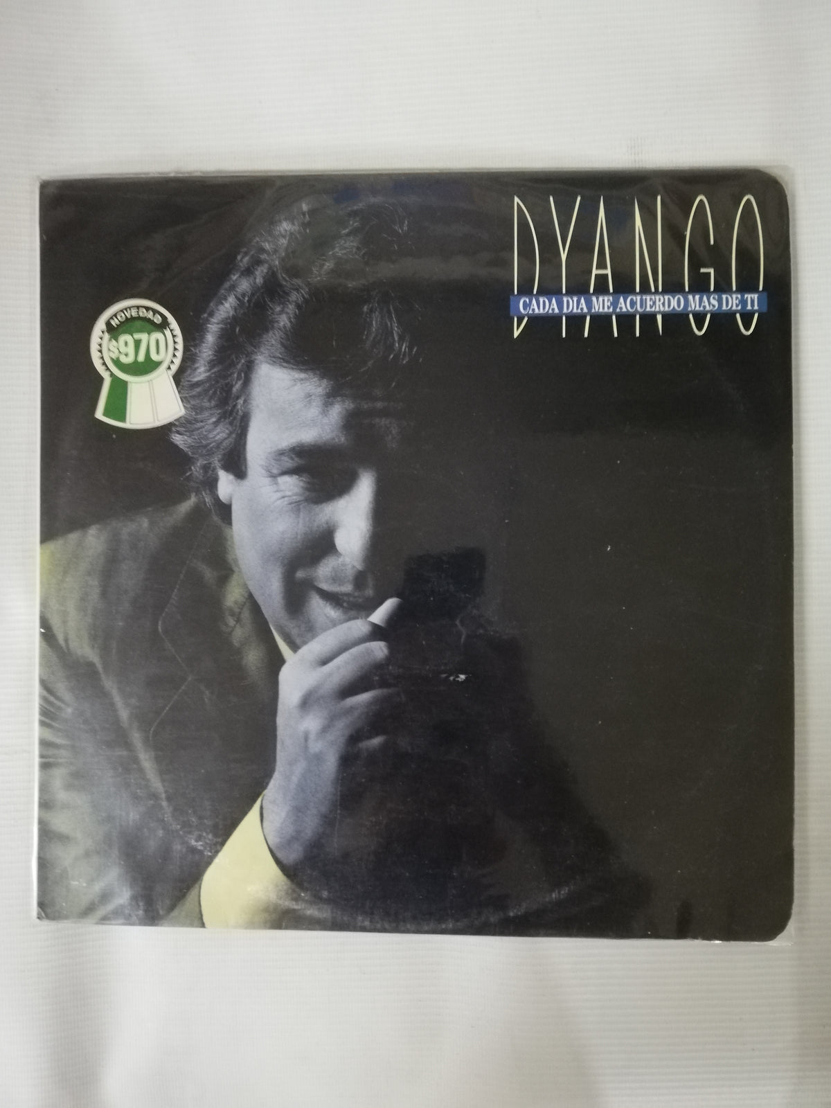 LP DYANGO - CADA DÍA ME ACUERDO MAS DE TI